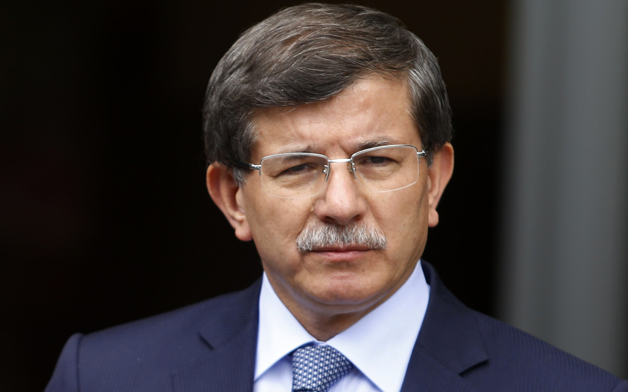 Davutoğlu'nun o rezilliğine böyle tepki gösterdi! Kibir abidesi, eşekten düşmüşe dönecek