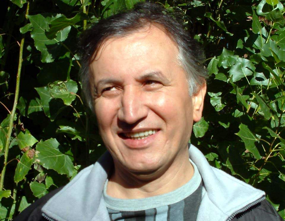 Davutoğlu'nun şakşakçısına bak sen! Bir de utanmadan bunu söylüyor