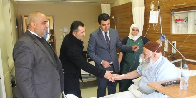 Adıyaman'da din görevlilerinden hastalara ‘geçmiş olsun’ ziyareti