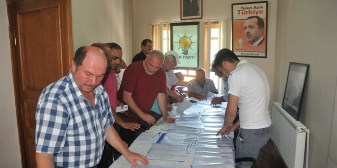 Akçakoca’da AK Parti delege seçimi başladı