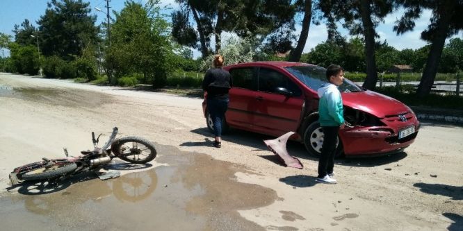 Otomobil ile motosiklet çarpıştı: 1 yaralı