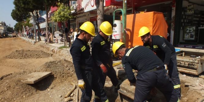 Serik’te elektrik baks panoları değişiyor