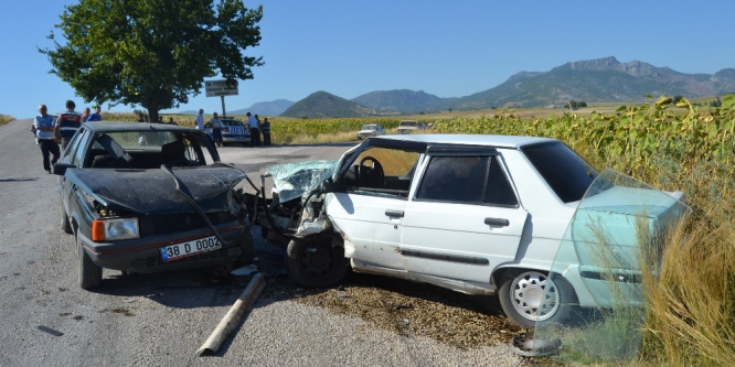 Kozan’da trafik kazası 1’i ağır, 7 yaralı
