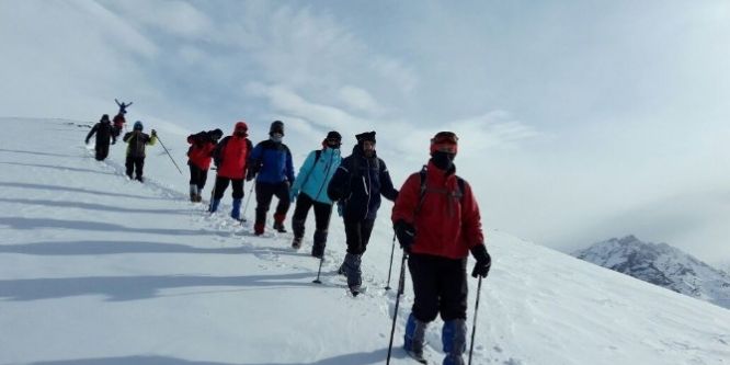 3010 rakımlı Mehet Dağına zorlu tırmanış