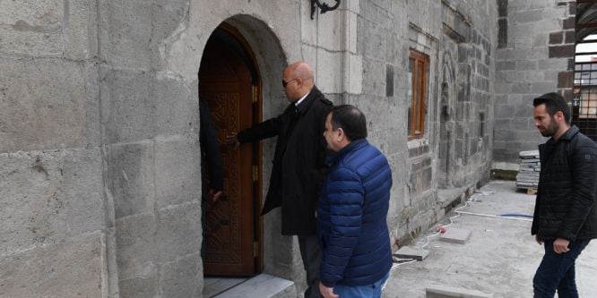 Murat Paşa Kent Meydanı tamamlanıyor
