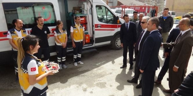Hakkari’ye 3 yeni ambulans