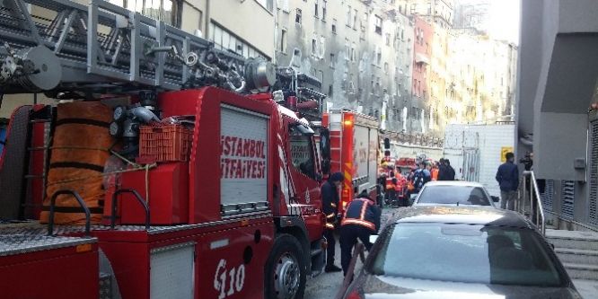 Şişli’de korkutan yangın