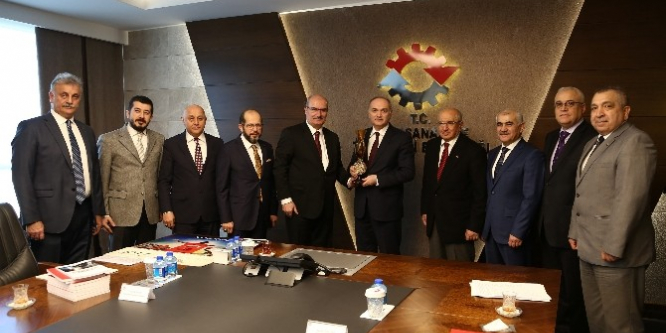 “Elektrikli otomobil üretimine geçeceğiz”