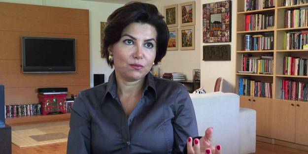 DEAŞ'lı terörist paketlenip Türk bayrağının önüne dikildi! Akıllara Sedef Kabaş geldi