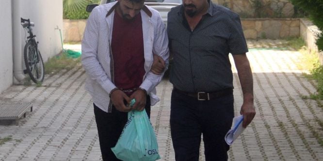 Uyuşturucu taciri yakayı ele verdi