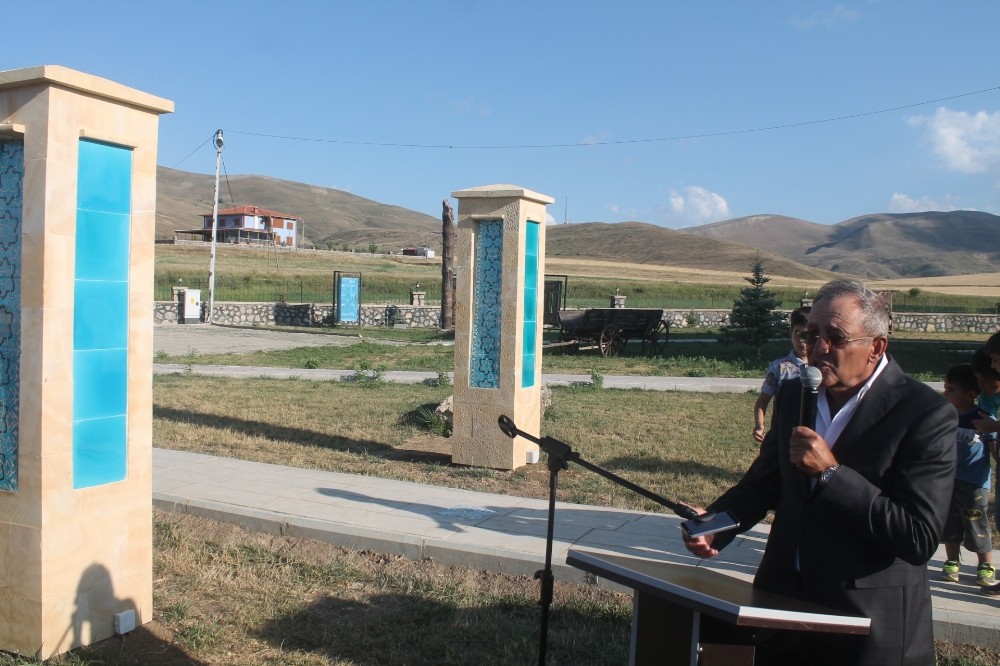 Dede Korkut anısına ’Çinimaçin Çini’ Sergisi açıldı 