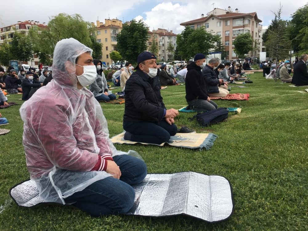 Dede Korkut’un namazgâhında binlerce kişi buluştu 