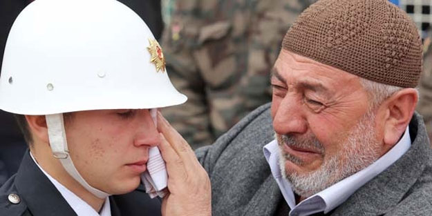 Gözyaşlarını silerken öyle bir söz söyledi ki