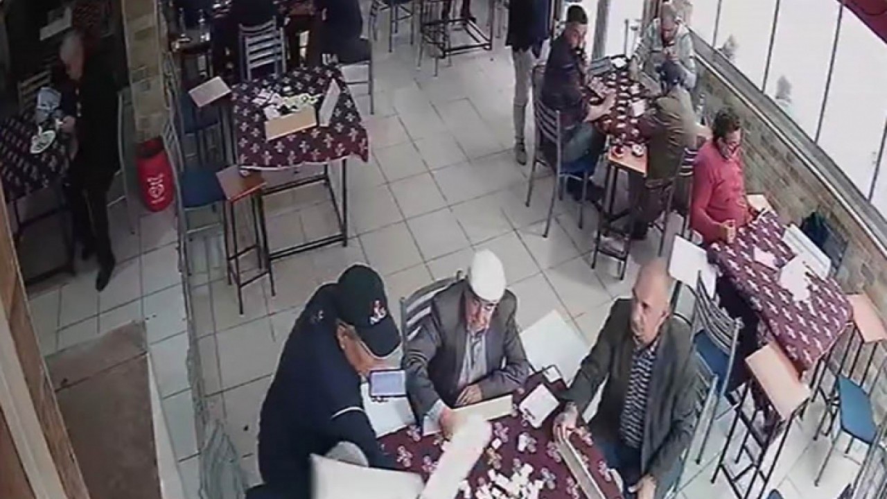 Dedeler okey oynarken taş kavgasına tutuştu! Istakayla saldırdılar