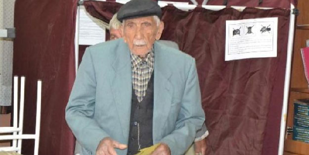 'Dedelerin dedesi', 105 yaşında oy kullandı