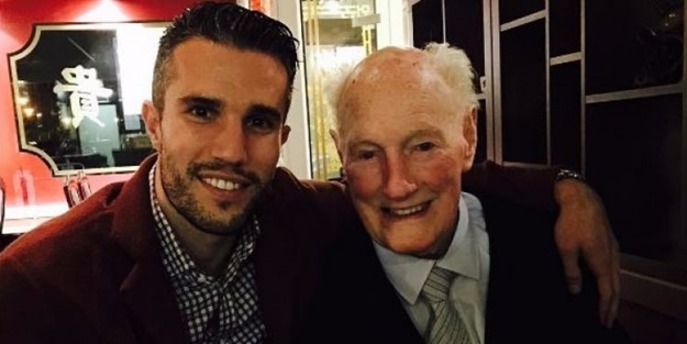 Dedesi rahatsızlanınca kampı bırakıp Hollanda'ya gitti