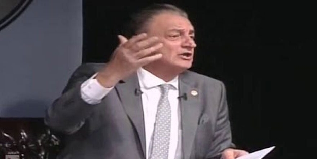 'Dedesi resmi dinimiz Hristiyanlık olsun diye...