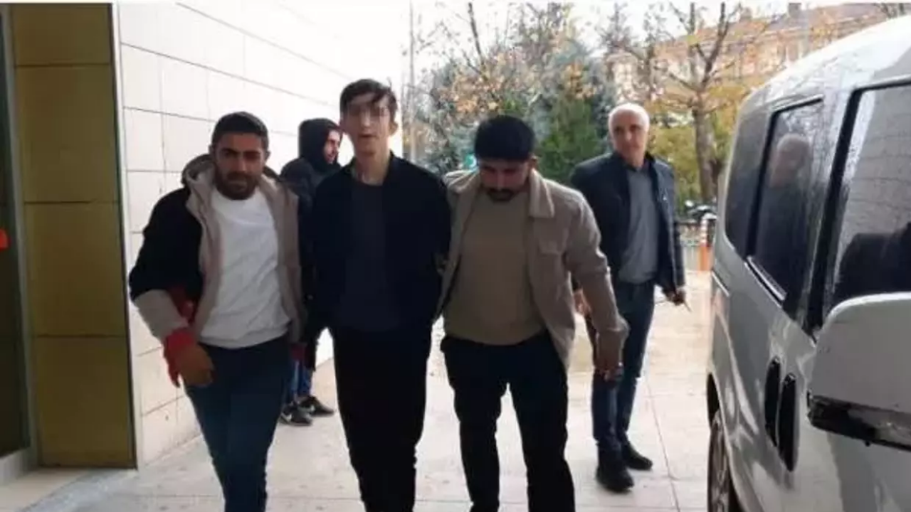 Dedesini bıçaklama nedeni pes dedirtti!