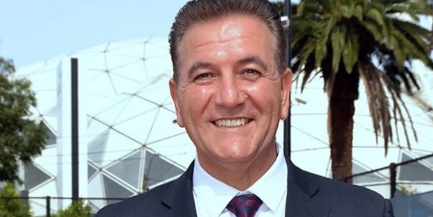 Dedesinin savaştığı ülkeye Bakan oldu