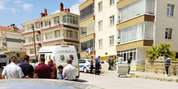 Dedikodu yüzünden tartıştığı kız kardeşini öldürdü