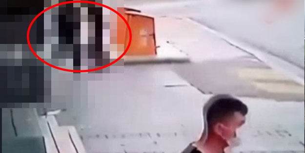 Defalarca bıçakladı, dehşeti yaşattı! O anlar böyle görüntülendi