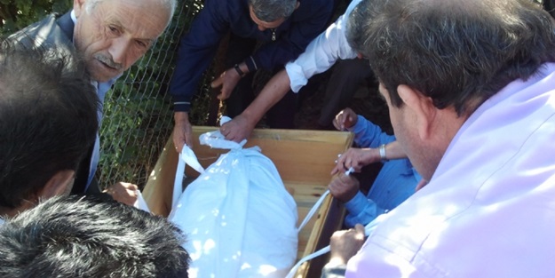 Defin yapılan kabirden ses gelince bakın ne ile karşılaştılar