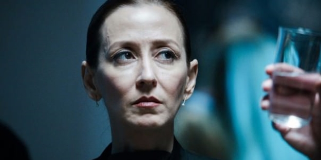 Defne Halman'ın mescid rahatsızlığı!