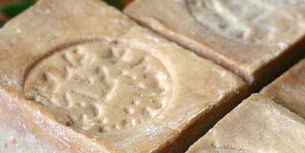 Defne sabununun saça faydaları: Tedavi yöntemini sizinle paylaşmak istiyoruz! Unutmayalım sağlık elimizde