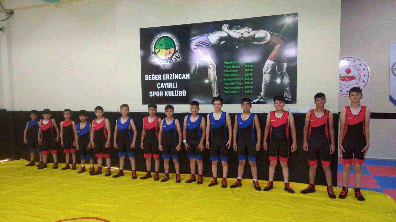 Değer Erzincan Çayırlı Spor Kulübü’nün güreşçileri istedikleri forma ve spor ayakkabılarına kavuştu