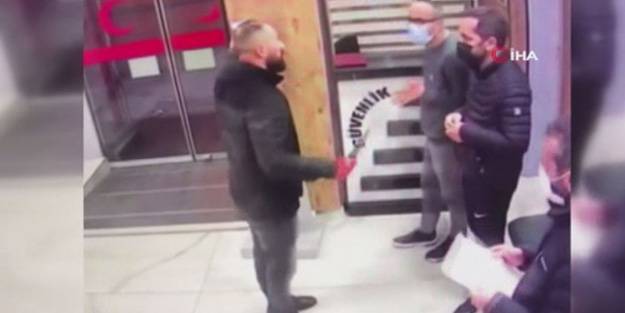 Dehşet anları! Hastane basan saldırgan içerdekilerin boğazına bıçak dayadı