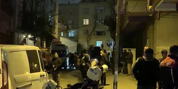 Dehşete düşüren anlar! Bağcılar'da baltalı bıçaklı kavga