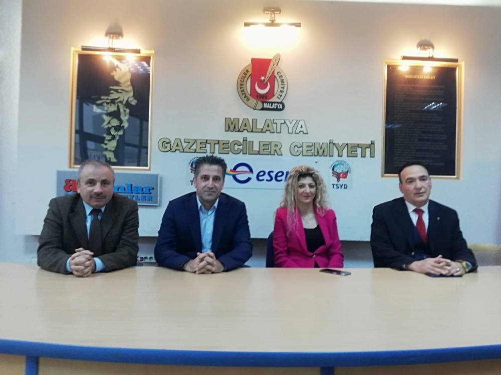 Dekan Gündoğdu : “Bin 200 öğrenciye eğitim veriyoruz” 