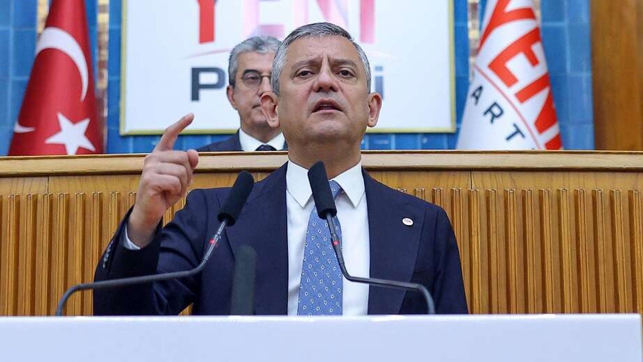 Delegele satın alarak oturduğu CHP koltuğunu delegelerin itiraflarıyla kaybetmişti! Özgür Özel delege sistemini lağvetti!