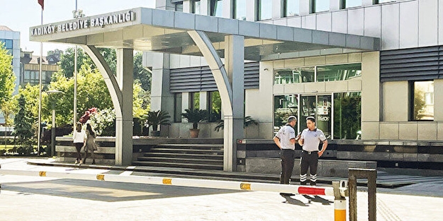 Deliller Kadıköy’deki rüşvet ağının elebaşı zabıta amirini bayılttı: Bana bir şeyler oluyor!