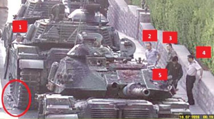 Delilleri tankla ezip yok etmişler!