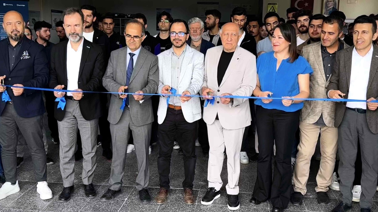 Delphi Türkiye’den eğitime tam destek! Fırat Üniversitesi’ne yeni laboratuvar