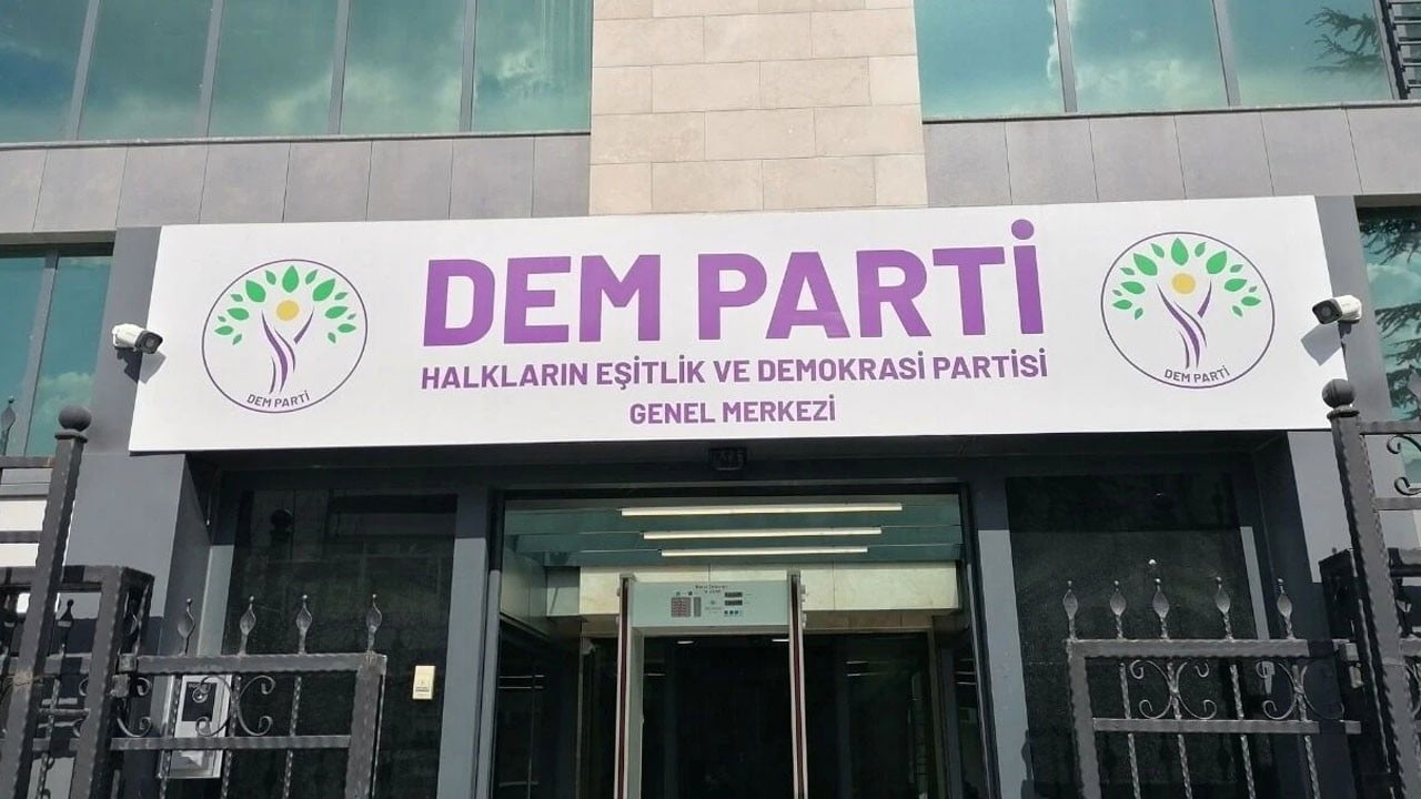 DEM Parti, 4 belediye başkanını görevden uzaklaştırdı!