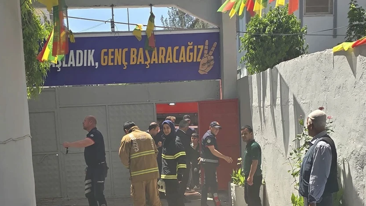 DEM Parti binasında yangın