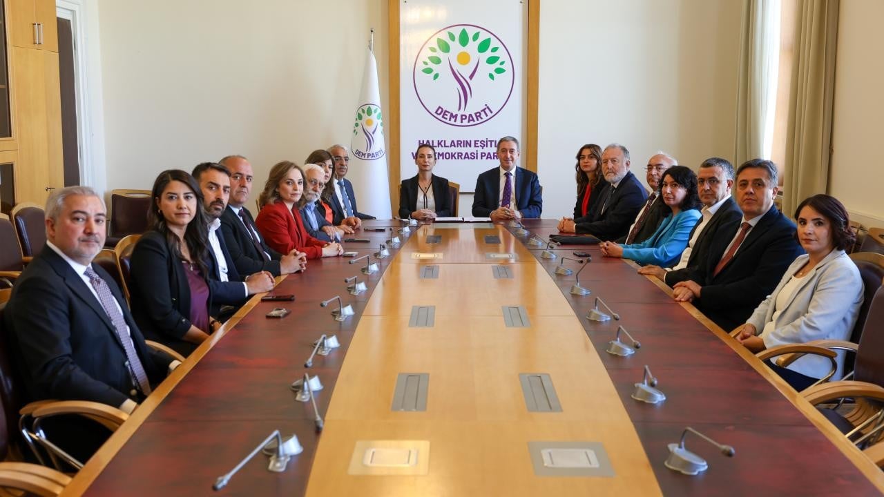 DEM Parti duyurdu! Çerçeve Kanun Teklifini imzaladılar