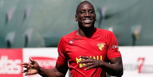 Demba Ba bombayı patlattı! 3 yıla dudak uçuklatan ücret