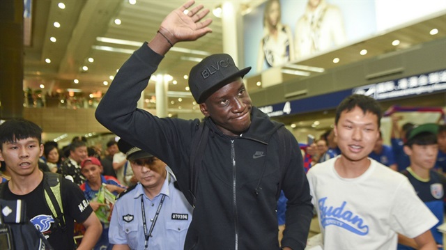 Demba Ba Çin'den ayrılıyor