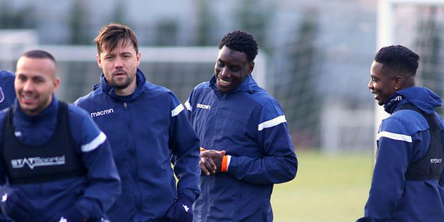 Demba Ba ilk antrenmanına çıktı