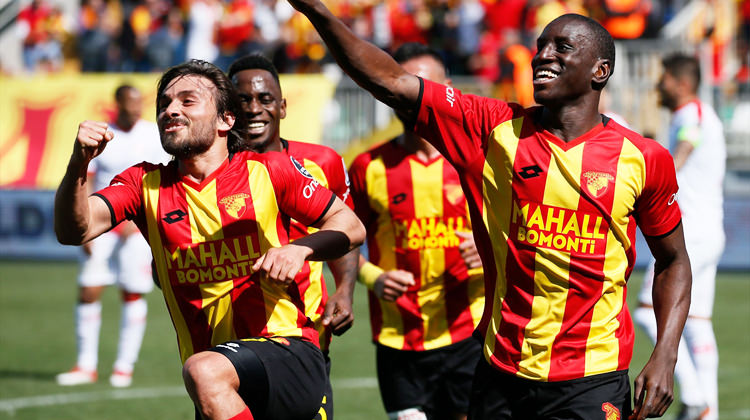 Demba Ba, kaldığı yerden devam ediyor