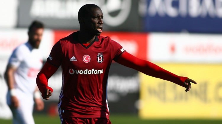 Demba Ba sahalara döndü