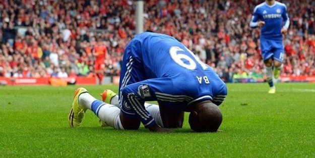 Demba Ba'dan takdir toplayan Uygur Türkleri açıklaması