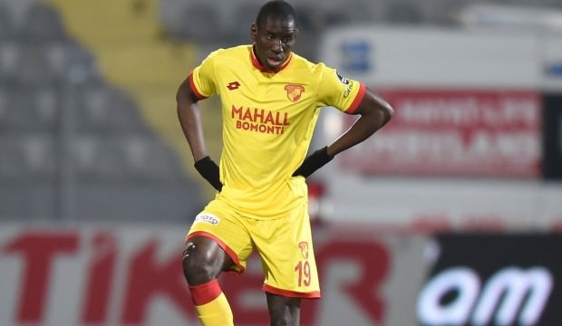 Demba Ba'ya şok! Oyuna girdiğine pişman oldu