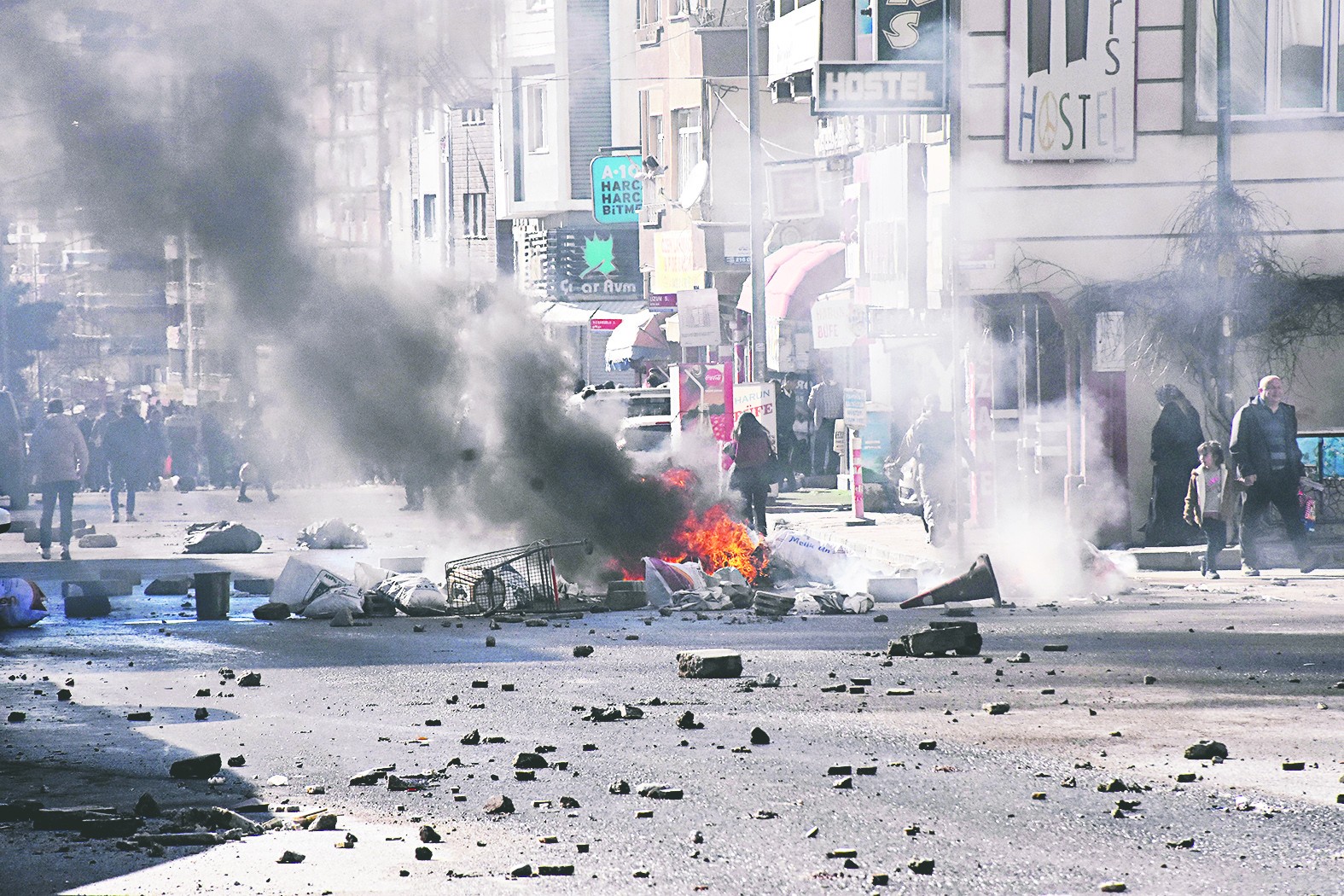 DEM’den kalkışma provası! Hayalini kurduğunuz hendekte boğulursunuz