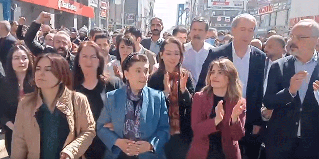 DEM'in Abdullah Zeydan yürüyüşünde bir tek İmamoğlu yoktu!