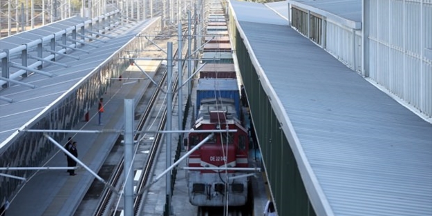 Demir İpek Yolu için tarihi gün! Tren Ankara'ya ulaştı