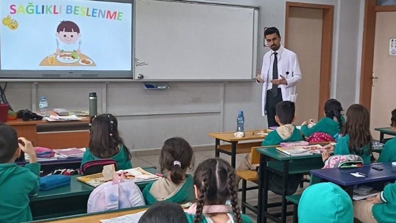 Demirkent TOKİ İlkokulu’nda öğrencilere sağlıklı beslenme eğitimi verildi